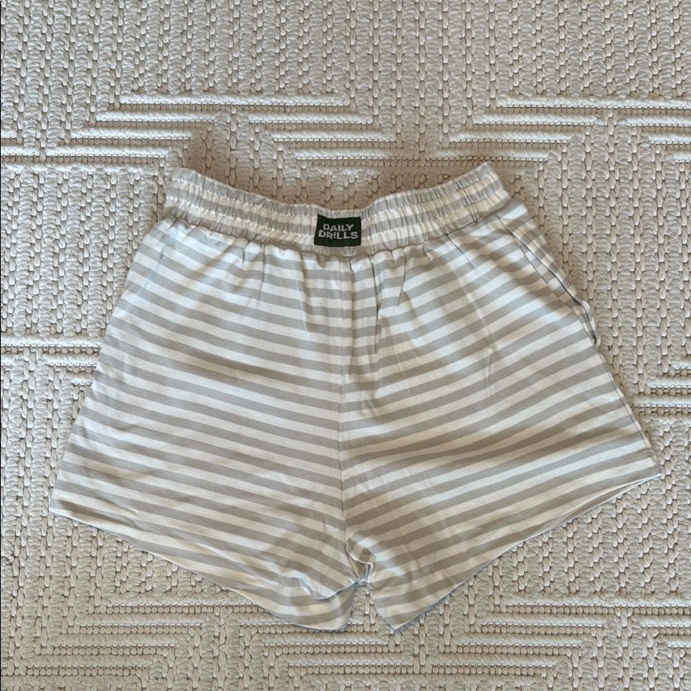 Daily Drills Beige and White Striped Athletic Shorts size M/L